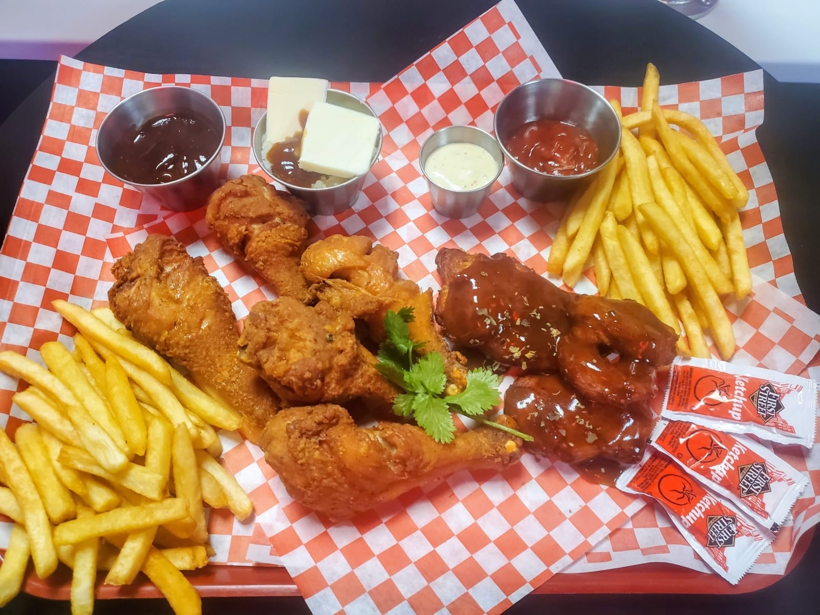 Crispy Chicken & Barbecue Crispy Chicken & Barbecue
